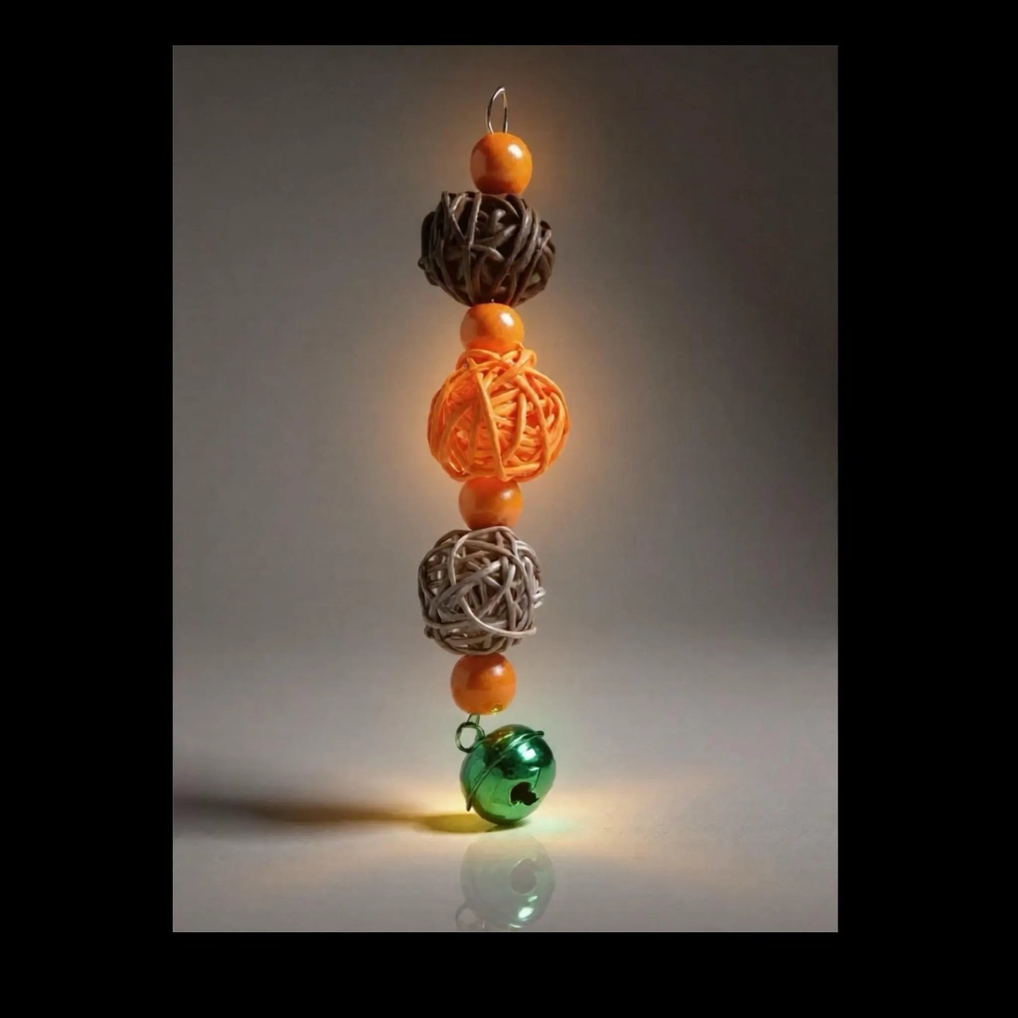 Spooky Chic Birdie Toy – Halloween Hanging Rattan & Bell Delight